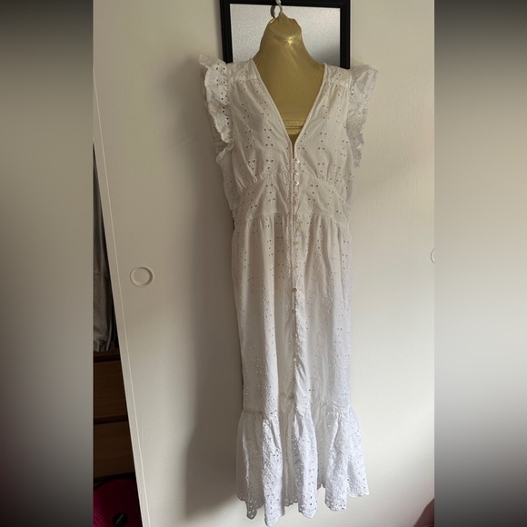$208 Gorgeous Eyelet Cleobella Brielle Midi Dress Ivory white Size L Price FIRM - Picture 3 of 16